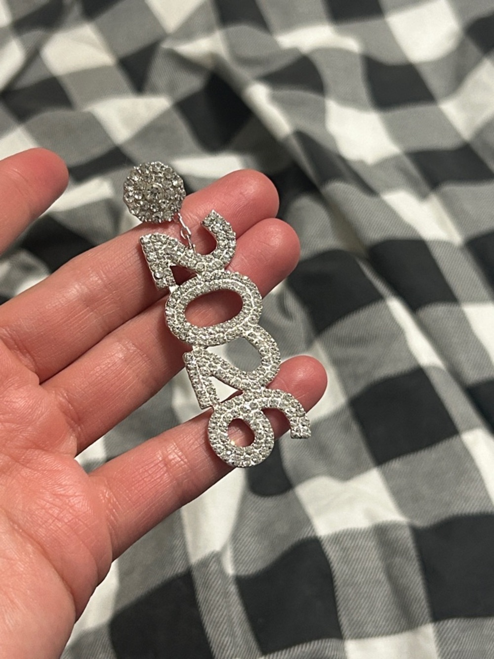 '2026' Graduation Earrings - Picture 3 of 4